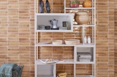 industriele-wandkast-als-roomdivider